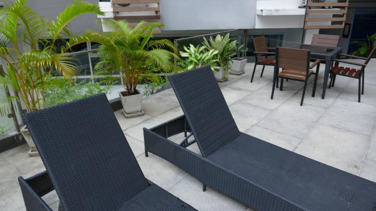 Sundowner Sukhumvit Appartement Bangkok Buitenkant foto